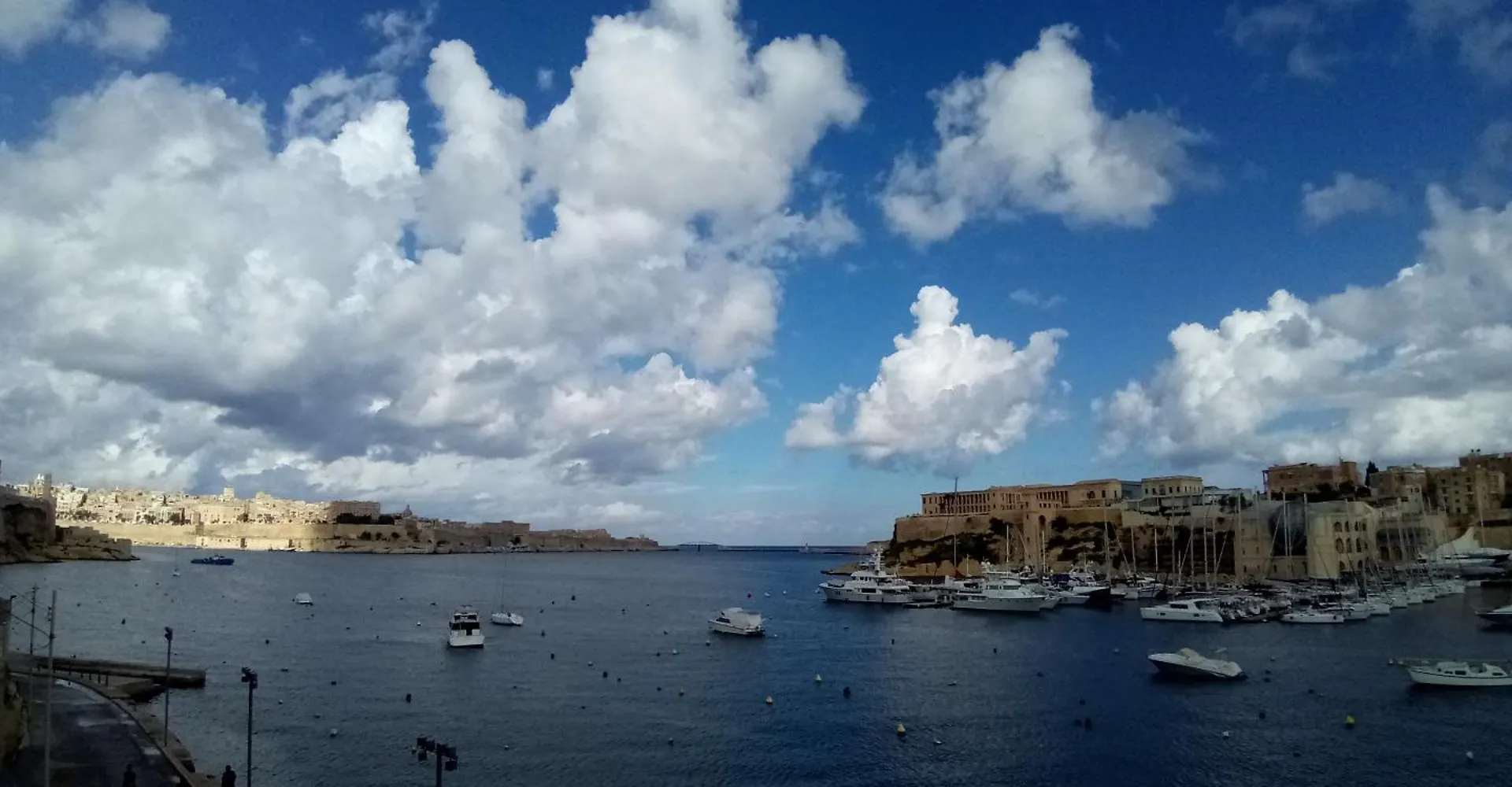 Blue House Bed and Breakfast Birgu Bed & Breakfast