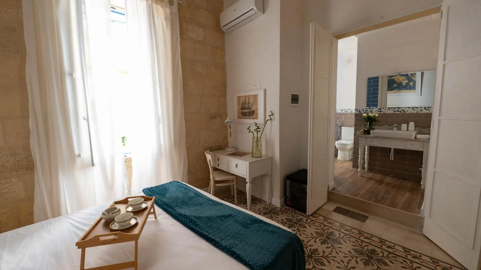 Blue House Bed and Breakfast Birgu Bed & Breakfast